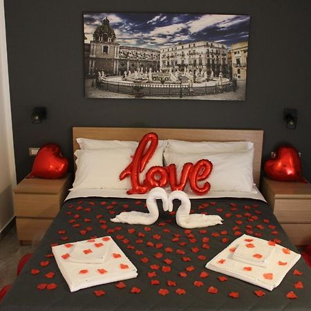 B&B D'Amari Affittacamere Palermo Bagian luar foto